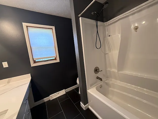 5 bed, 3.5 bath, 2103 sqft, $3,000 — Photo 4