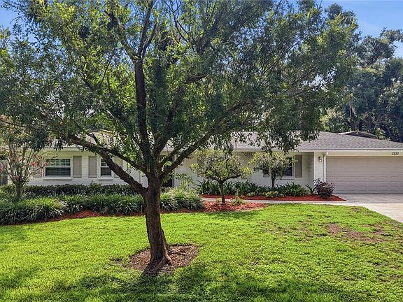 2nd image of 2103 Ramblewood Ln