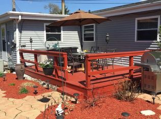 2005 Old Elm Rd, Lindenhurst, IL 60046