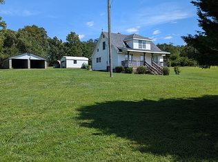 24 Cylde Prilliam St, Fieldale, VA 24089