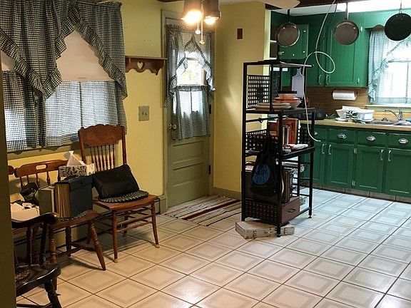 4th image of 139 Blackstone St
