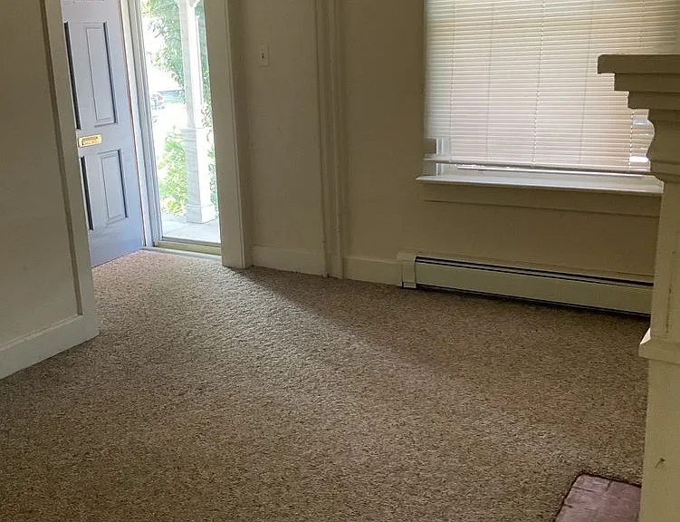 326 E Orange St — Photo 3