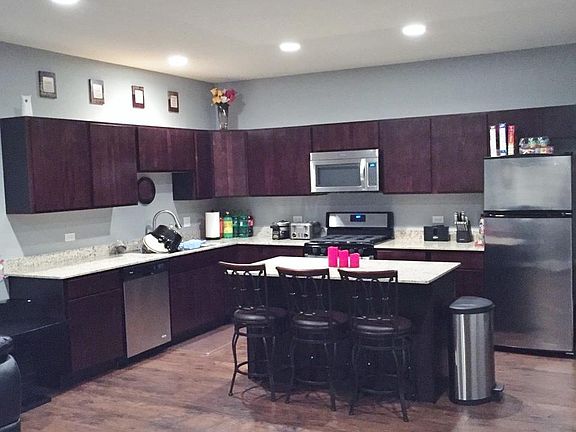 2nd image of 6622 W Diversey Ave