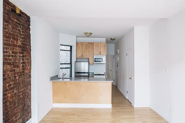 Rented by Sky Management | media 18