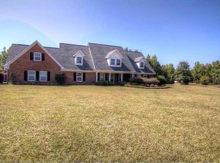 15 Tabor Bluff Ct, Oxford, GA 30054