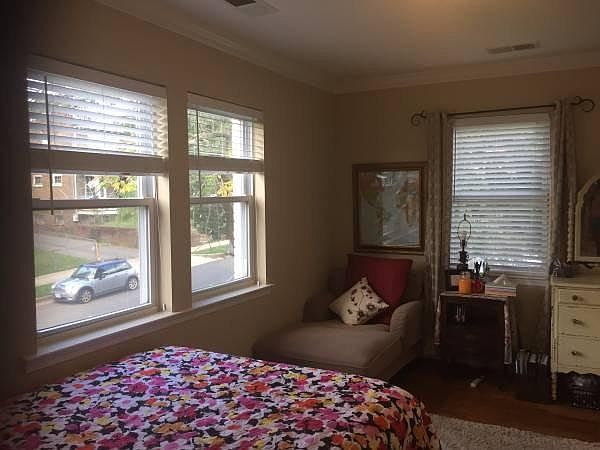 2nd image of 403 Douglas St NE