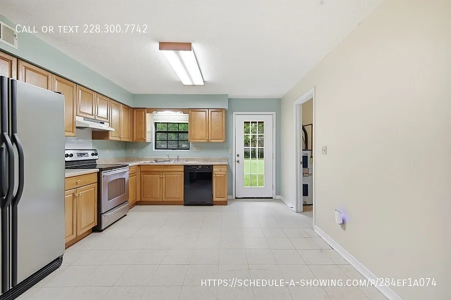 2 bed, 1001 sqft, $1,600 — Photo 4