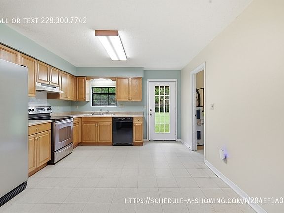 4th image of 815 Amar St