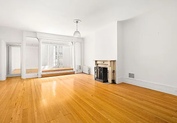 2nd image of 19 E 73rd St APT 4