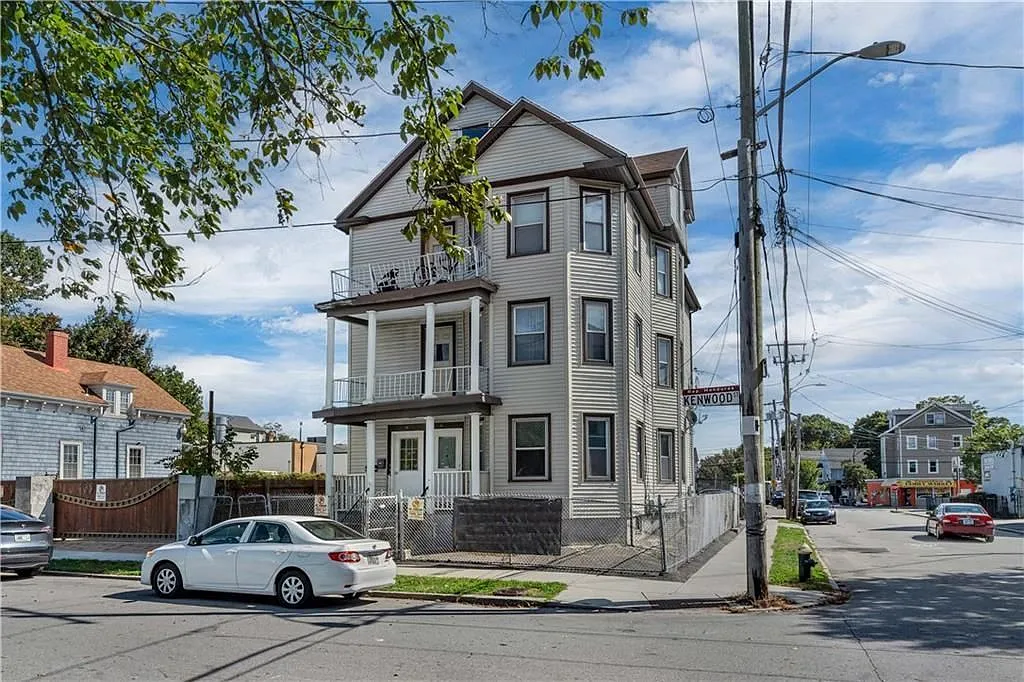 48 Kenwood St — Photo 1