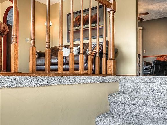 3rd image of 14476 Krug Cir
