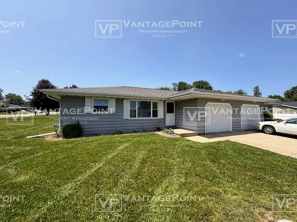 827 Glenpark Dr, Green Bay, WI 54313