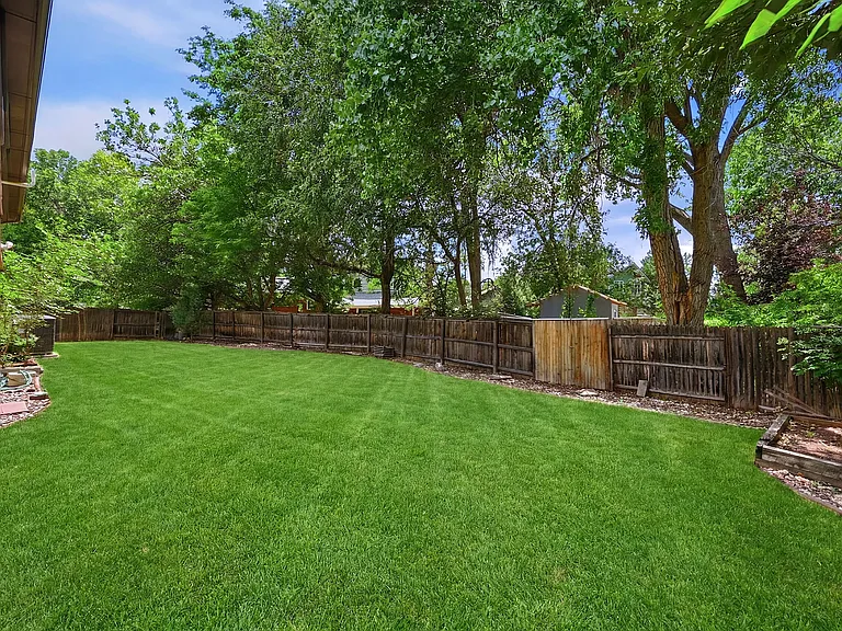 2913 S Reading Ct — Photo 24