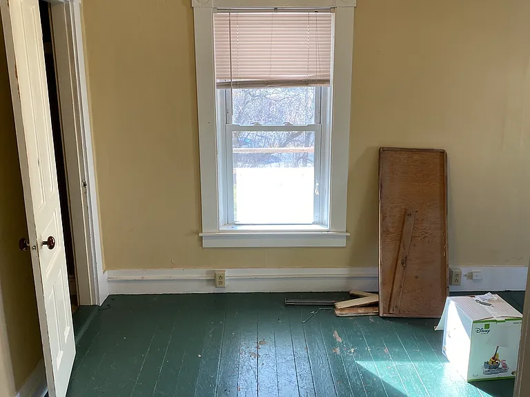 31 Foss St #1 — Photo 4