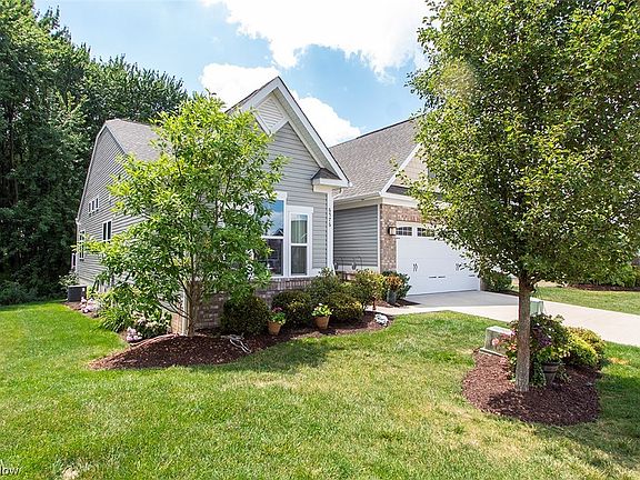 3rd image of 6576 Wisteria Ln