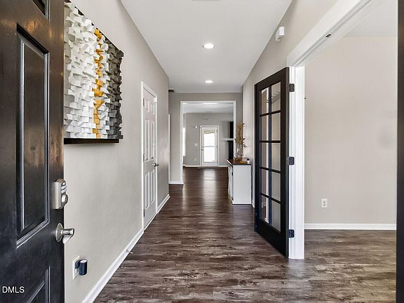 3rd image of 100 Penncross Dr