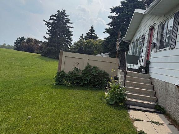 2nd image of 112 Huntstrom Dr NE