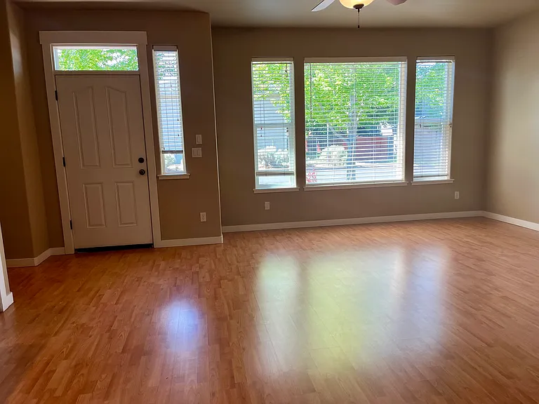 2302 NE Mary Rose Pl #1 — Photo 8