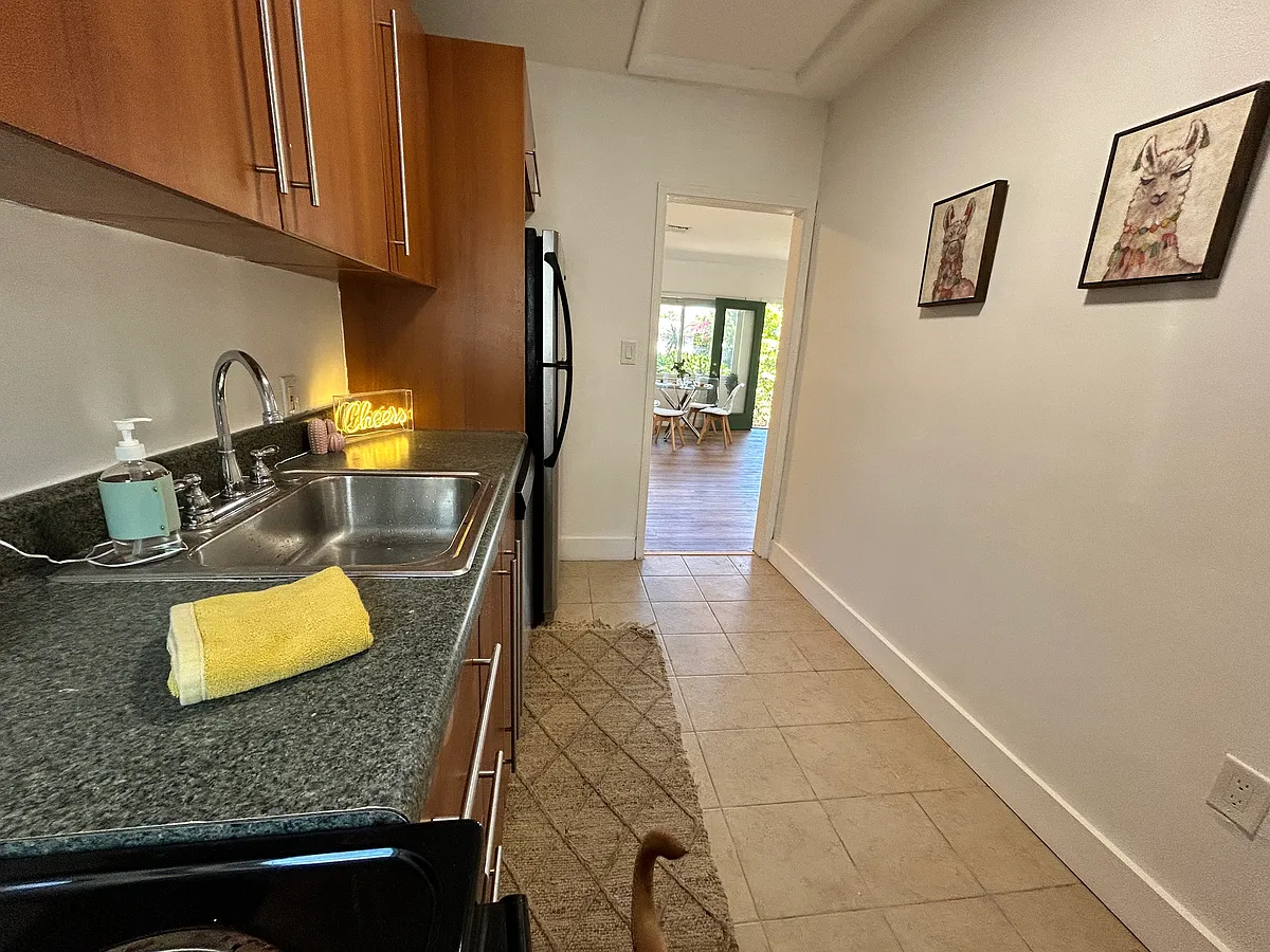 Building Photo - 424 NE 70th St #424