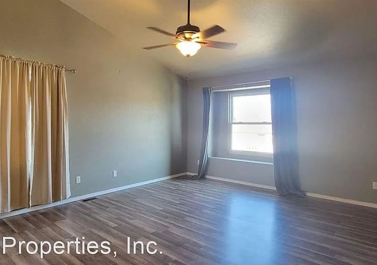 3241 Viero Dr — Photo 9