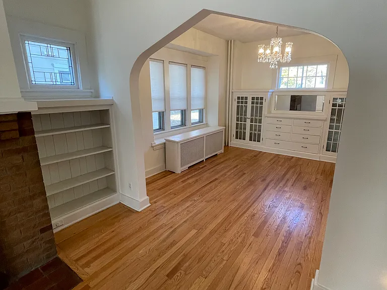 1367 Grand Ave — Photo 10