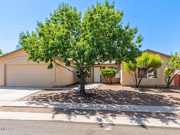 2nd image of 10158 E Sunrise Meadow Pl