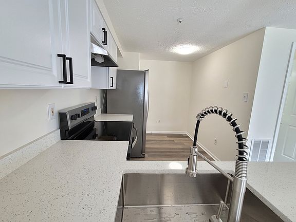 5th image of 589 Boysenberry Ln
