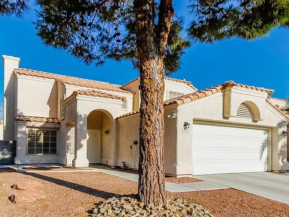 4th image of 1838 La Villa Dr