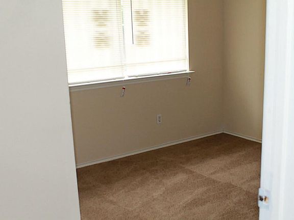 5th image of 3215 Windy Royal Dr