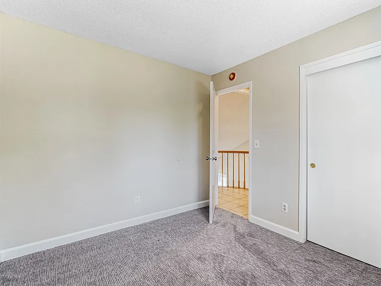 6733 N Warren Ave — Photo 24