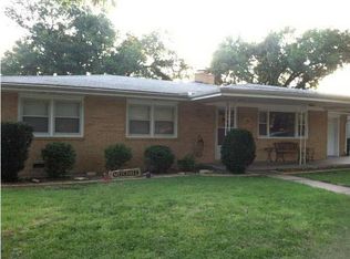 703 Sunset Ln, El Dorado, KS 67042