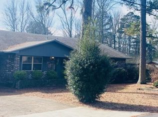 425 3rd St, Clinton, AR 72031