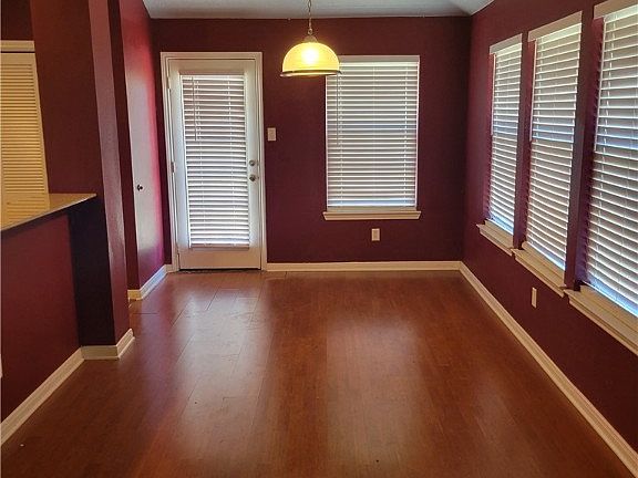 4th image of 924 Windmeadows Dr