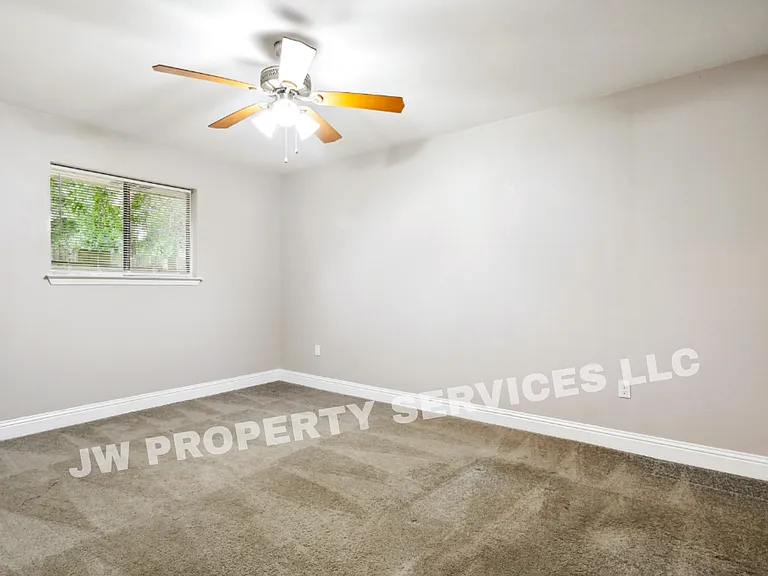 1476 Saint Christopher St — Photo 9