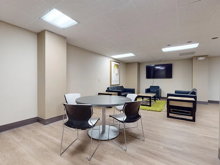 616 Harmon Cove Tower — Photo 6