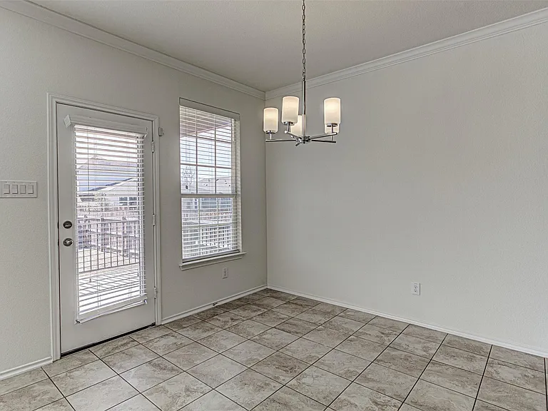 339 Alamosa Dr — Photo 14