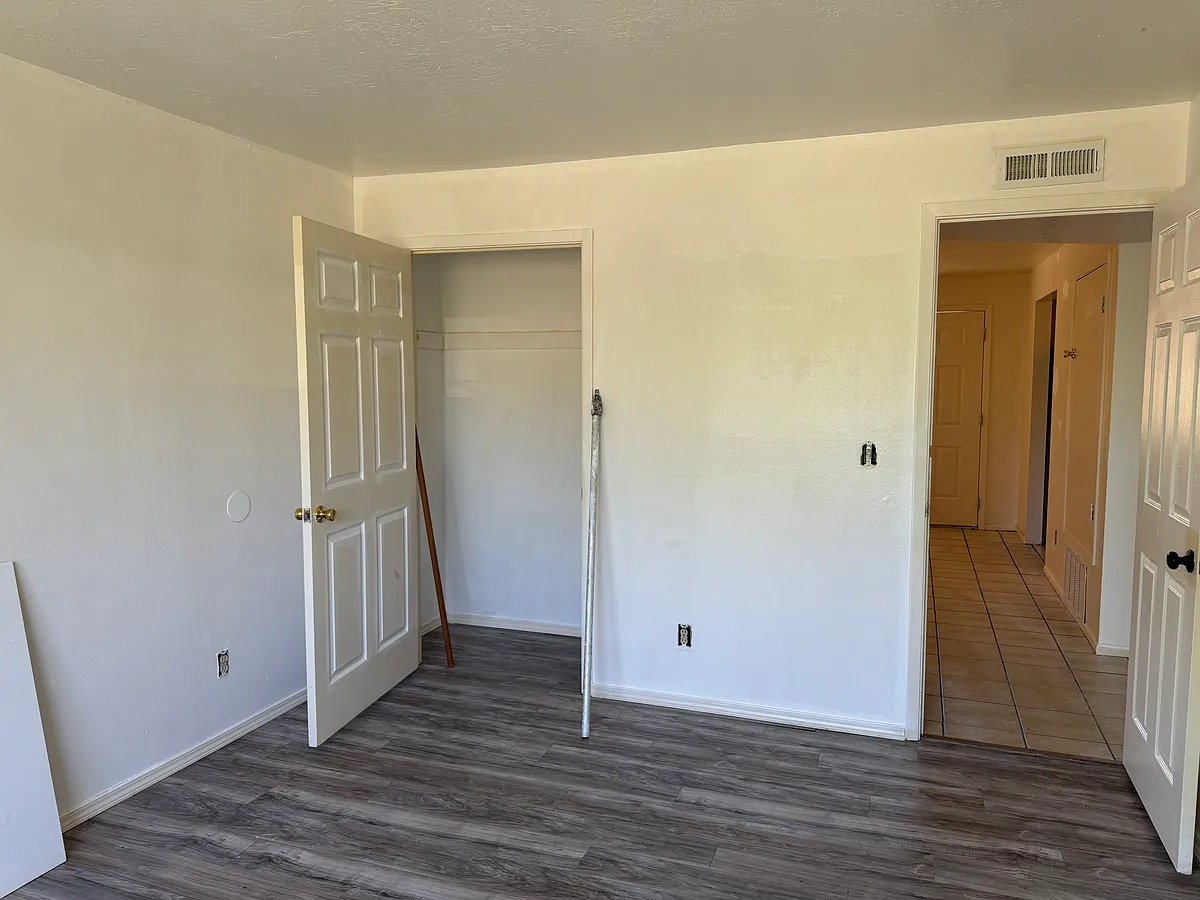 Building Photo - 2377 Camino Capitan #B
