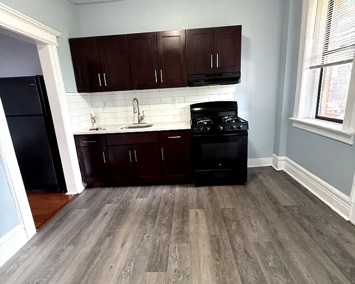 75 Carnegie Ave #12A — Photo 1