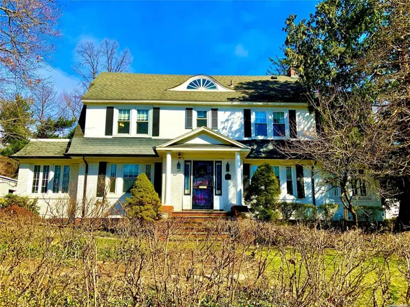 201 Forest Road, Douglaston, NY 11363