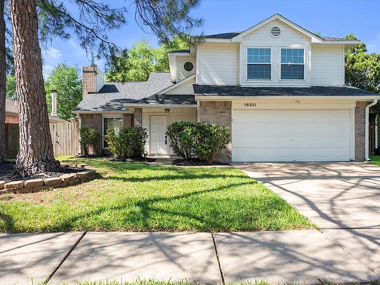 16311 Salinas Ln — Photo 1