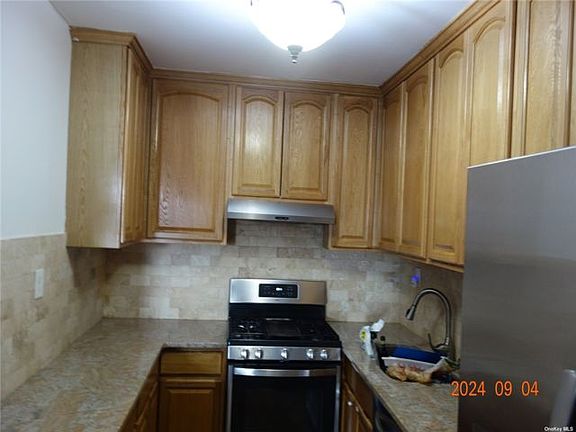 5th image of 52-83 72nd Pl Unit 1