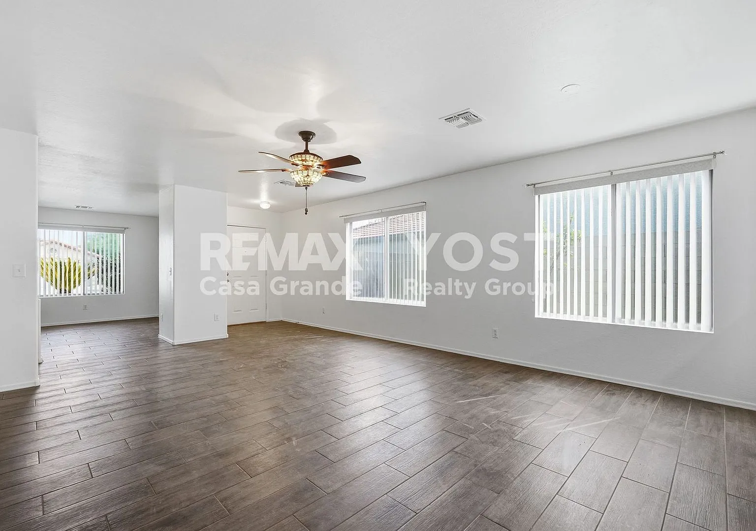 Bright, Spacious & Move-In Ready! — Photo 4