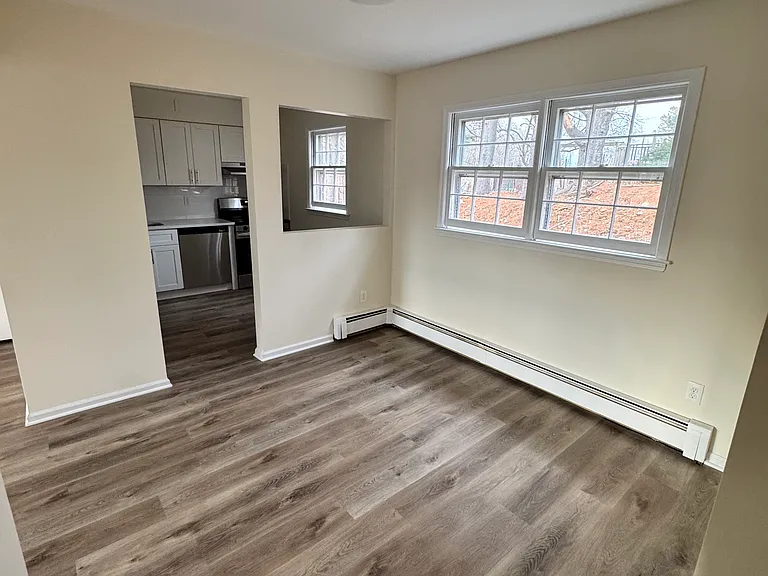 320 E Main St #1-B — Photo 10