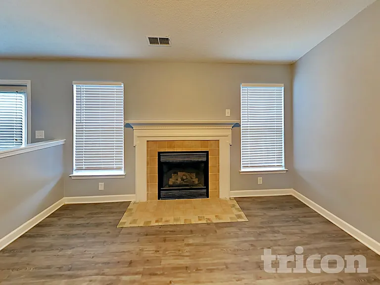 891 Anchor Way NE — Photo 2