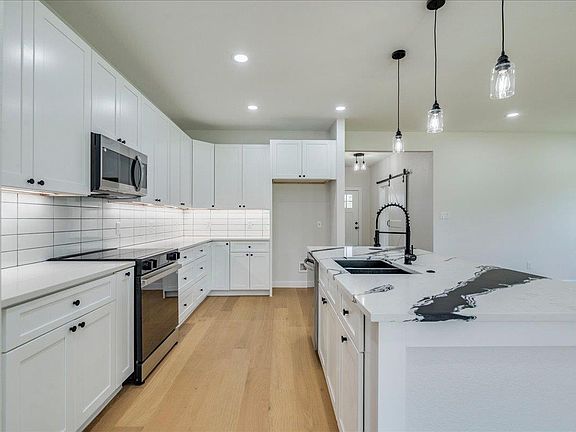 3rd image of 107 Keahi Ct
