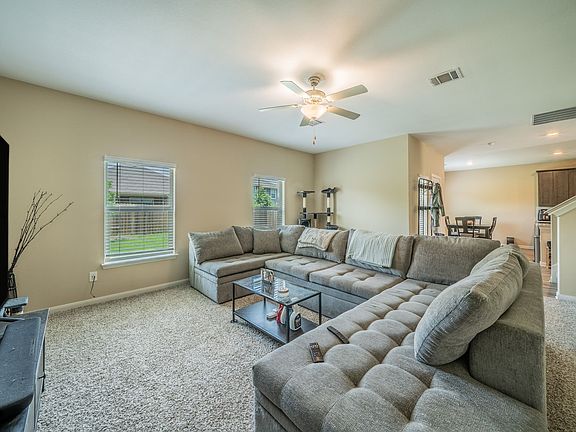 3rd image of 360 Ridgeland Oaks Dr