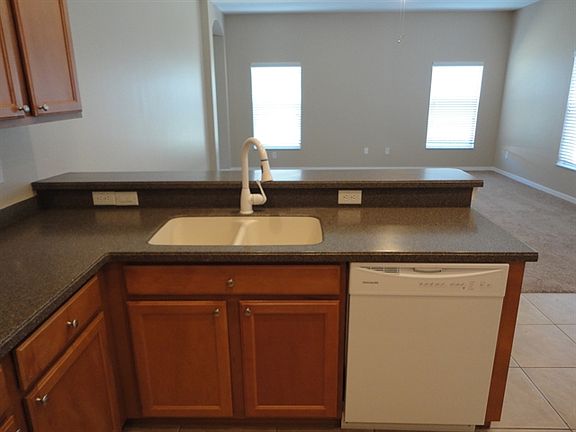 5th image of 1304 Emerald Hill Way