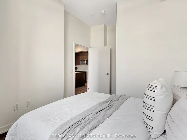 55 Duke St W #509 — Photo 21