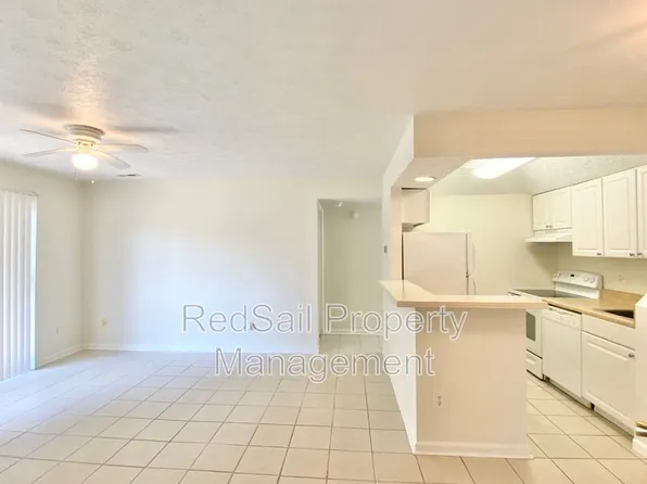 129 Haverford Ct, Hampton, VA 23666