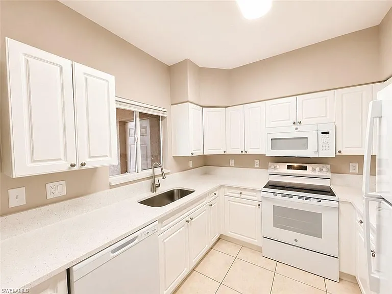 4172 Castilla Cir #201 — Photo 7